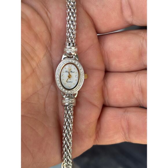 Lucien Piccard 27090WH Mother Of Pearl Dial Ladies Watch! New Battery! - Picture 6 of 10